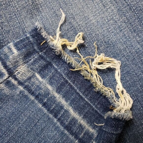 Hidden Jeans | Distressed Blue Jeans size 27 cropped, frayed hem. - Picture 12 of 16